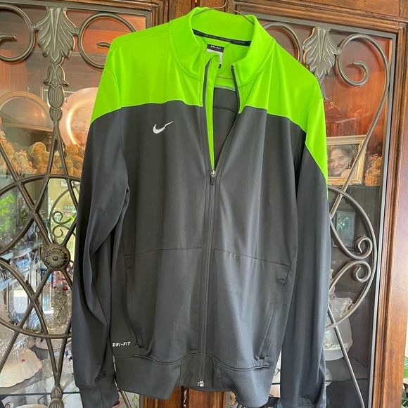 Nike Zip - Picture 1 of 3